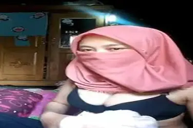Dokumentasi Ukhti Hijab Pink Cantik Kasur