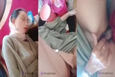 Ukhti Hijab Lebaran Cantik Pasrah Goyang Kasur