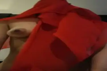 Ukhti Hijab Merah Cantik Pasrah Goyang Kasur